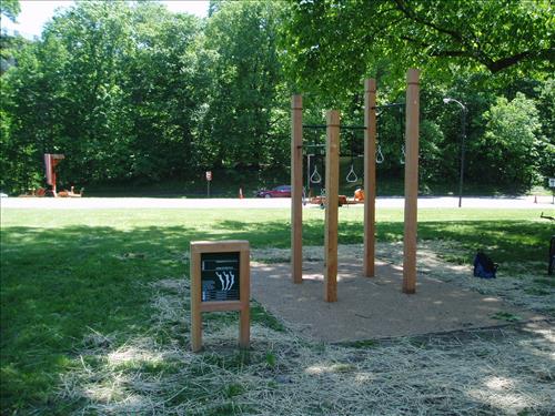 New paracourse exercise equipment along Rock Creek Parkway - 05-13-08