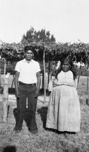 Copy Neg: April 2001, L. Radanovich. Aida & Felix Icho. Copied form the Frank Latta photo collection in the Yosemtie Museum (Box 6).