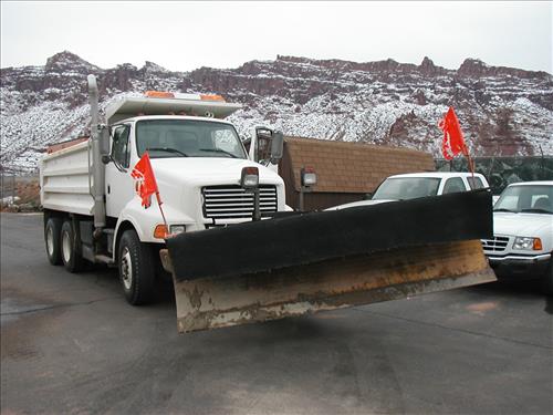 Ford L9000  10 yd Dump/Plow & Sander