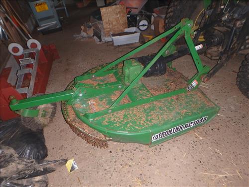 Photos of John Deere 4120 for equipment replacement purposes.