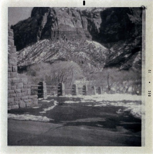 Fence construction at the South Entrance.