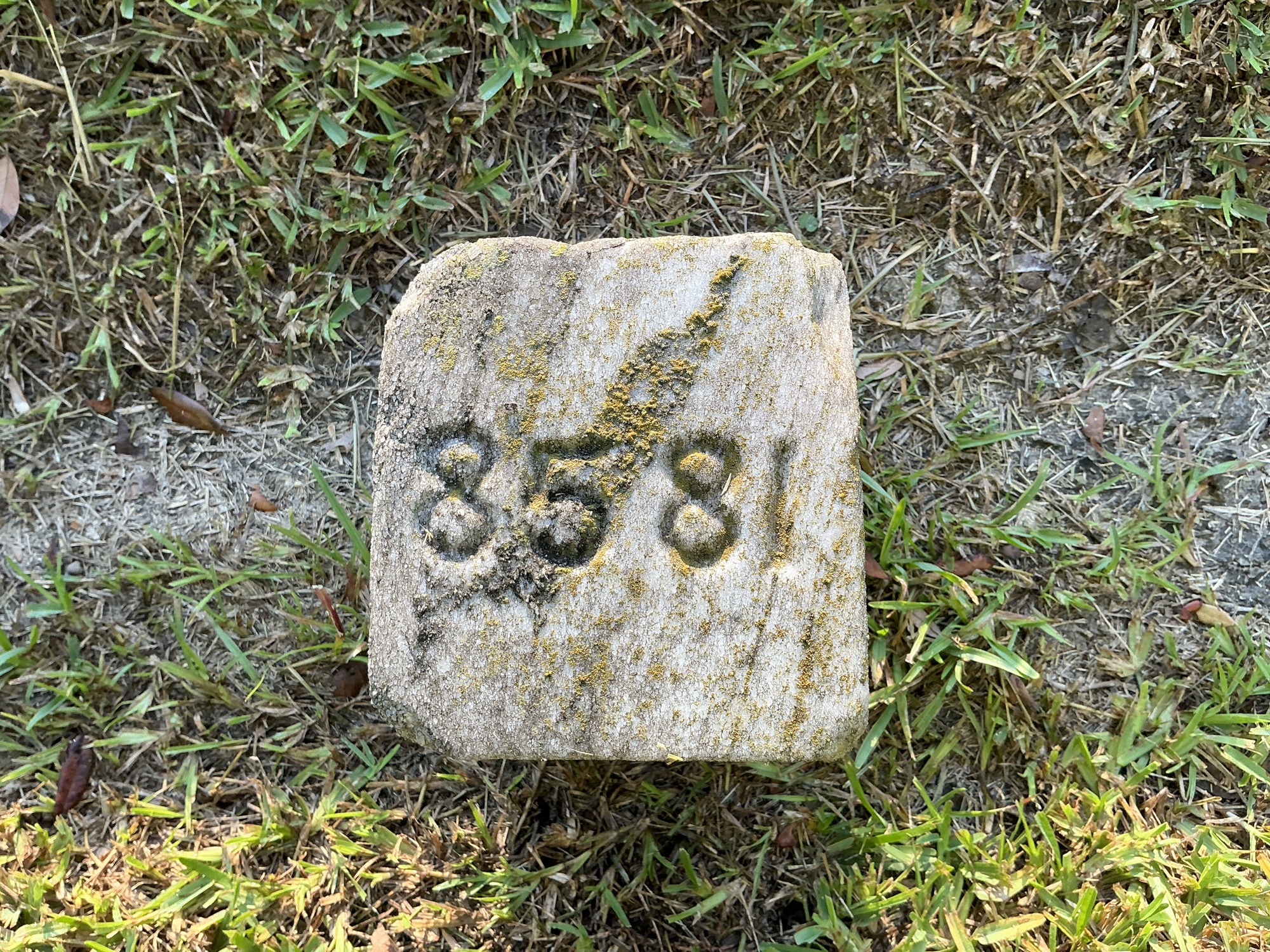 Top of flat marble marker