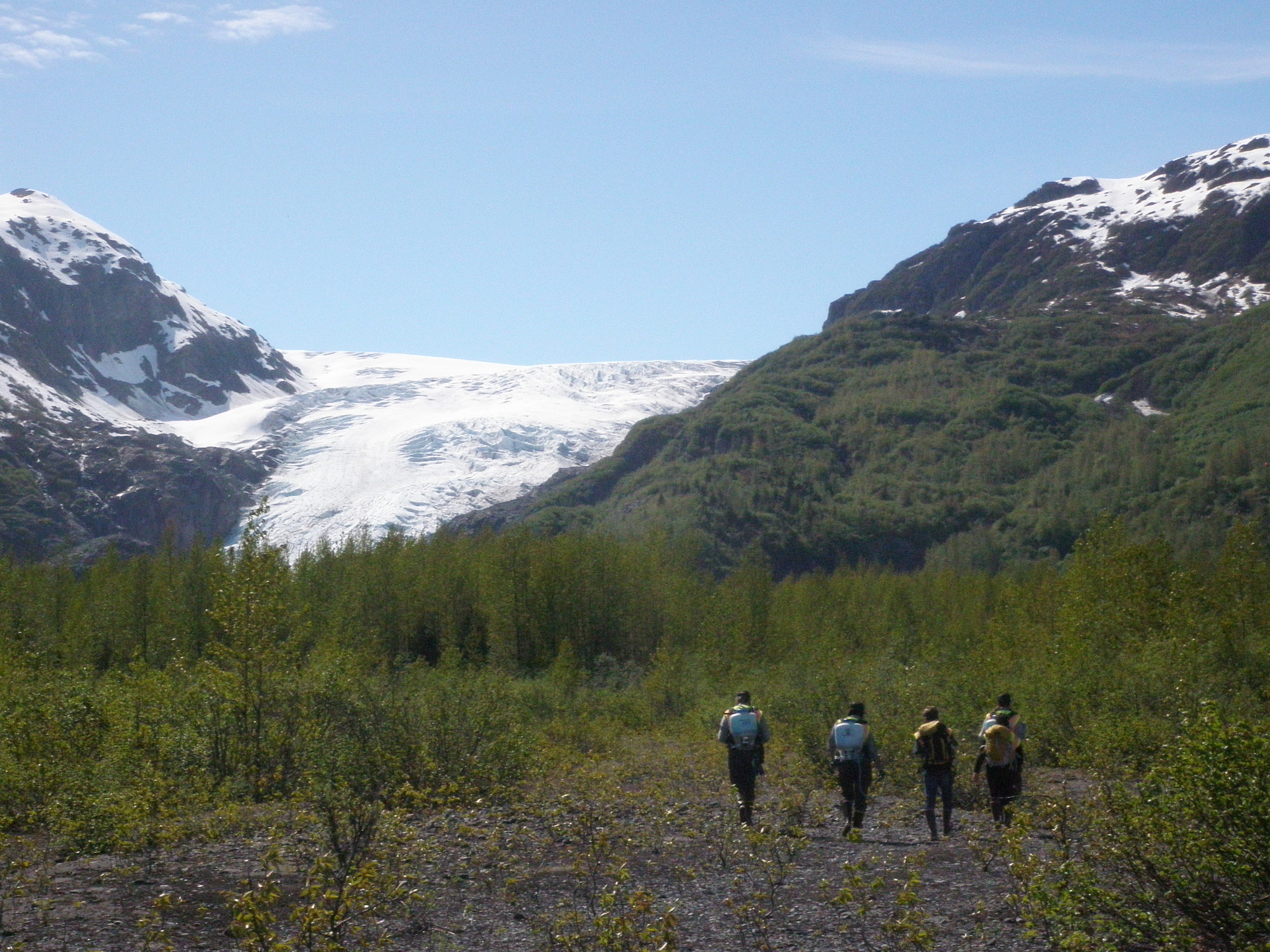 EPMT Crew, Airk, Peter, Marissa, Sierra, Clay heading out to eradicate some invasive plants