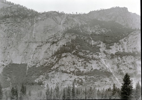 Streams along north rim of Yosemite Valley, west of Yosemite Falls.