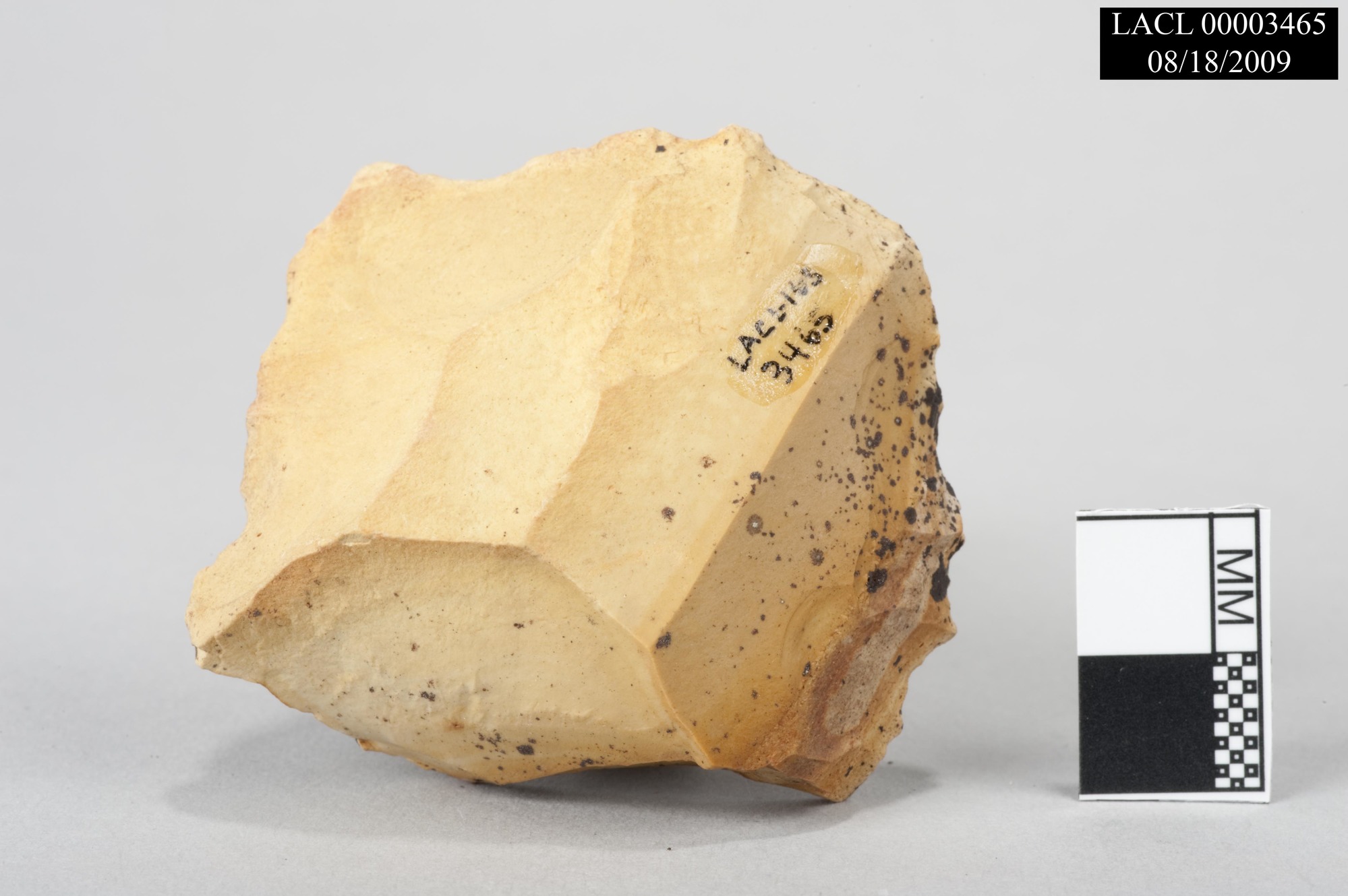 Image of retouched stone fragment.