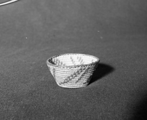 Marie Rozier Collections; Catalog No. 166. Object: Pima basket. Dimensions: 4 x 2". Materials: willow, devil's claw, cattail stem. Technology: herringbone rim finish. Collection History: Gift of Ora Doyle. Photographed by Michael Dixon, Dec. 1982. Catalogued by Craig Bates and Barbara Beroza. Yosemite Collections, National Park Service.