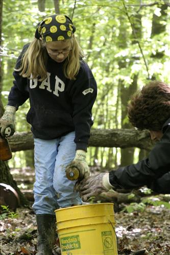 RiverDay trash clean up youth volunteers