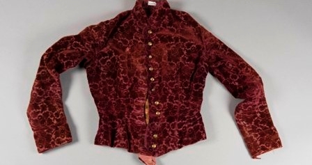 Blouse with velvet material