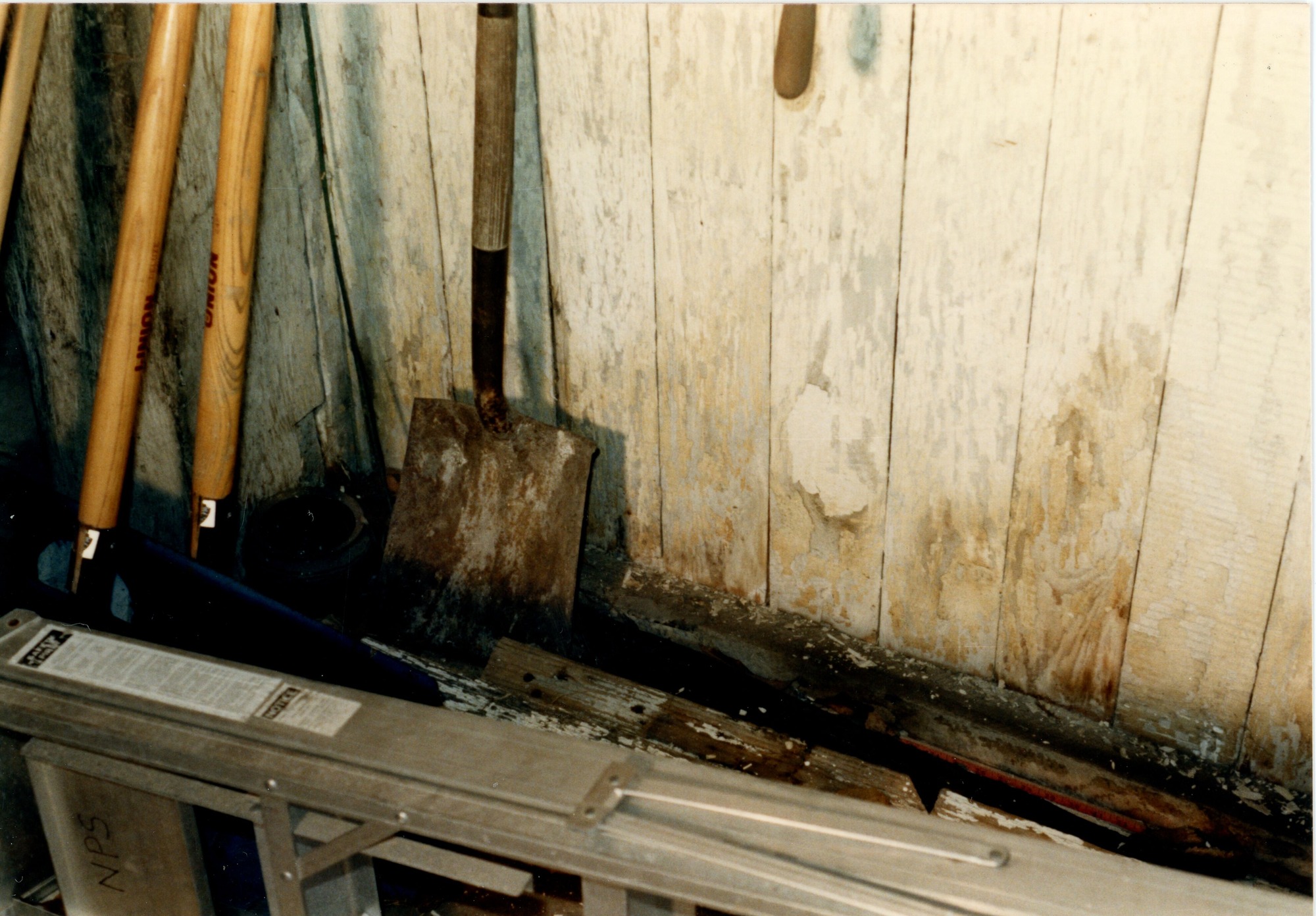 HS-2: east bay- west wall