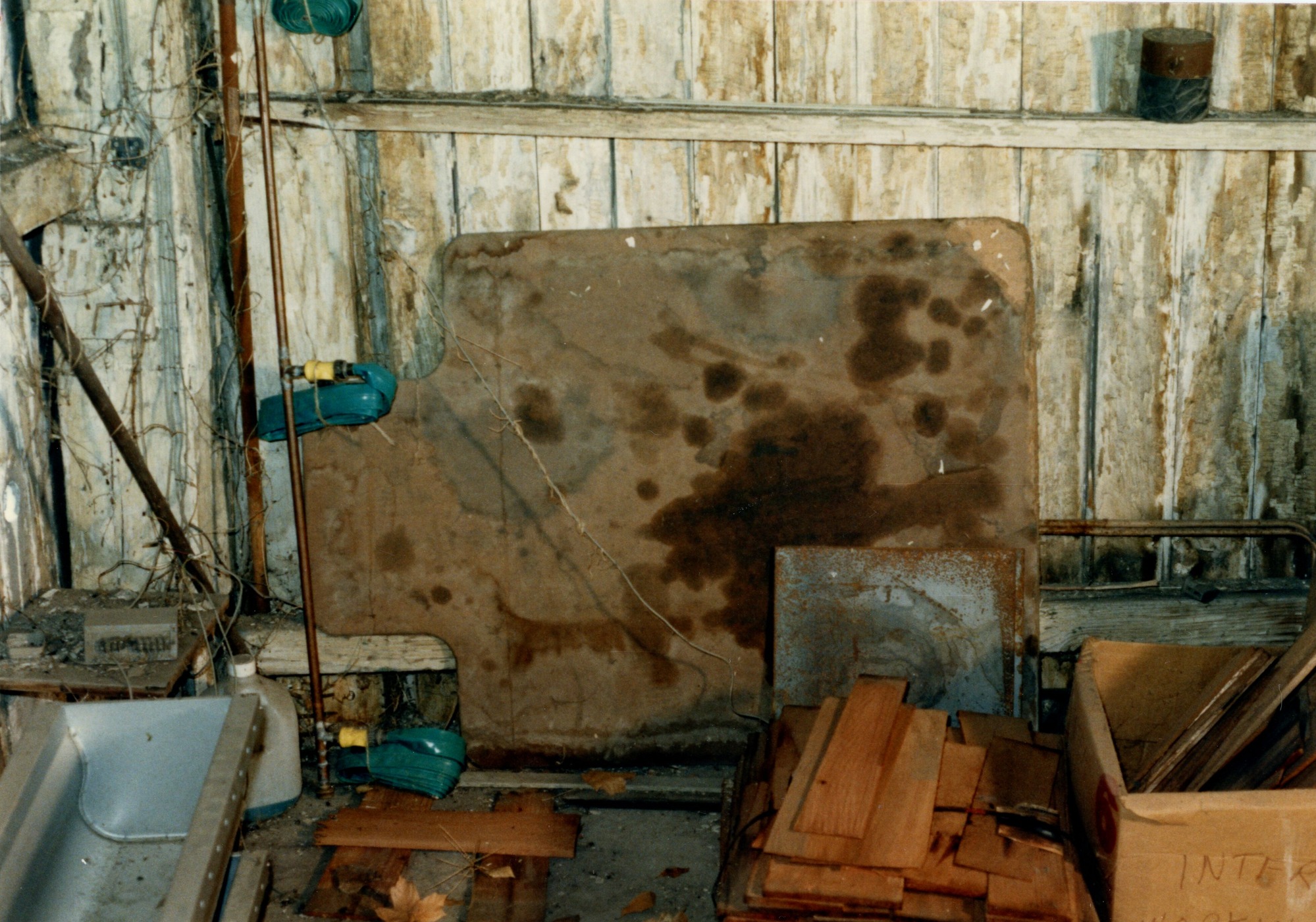 HS-2: east bay- south wall