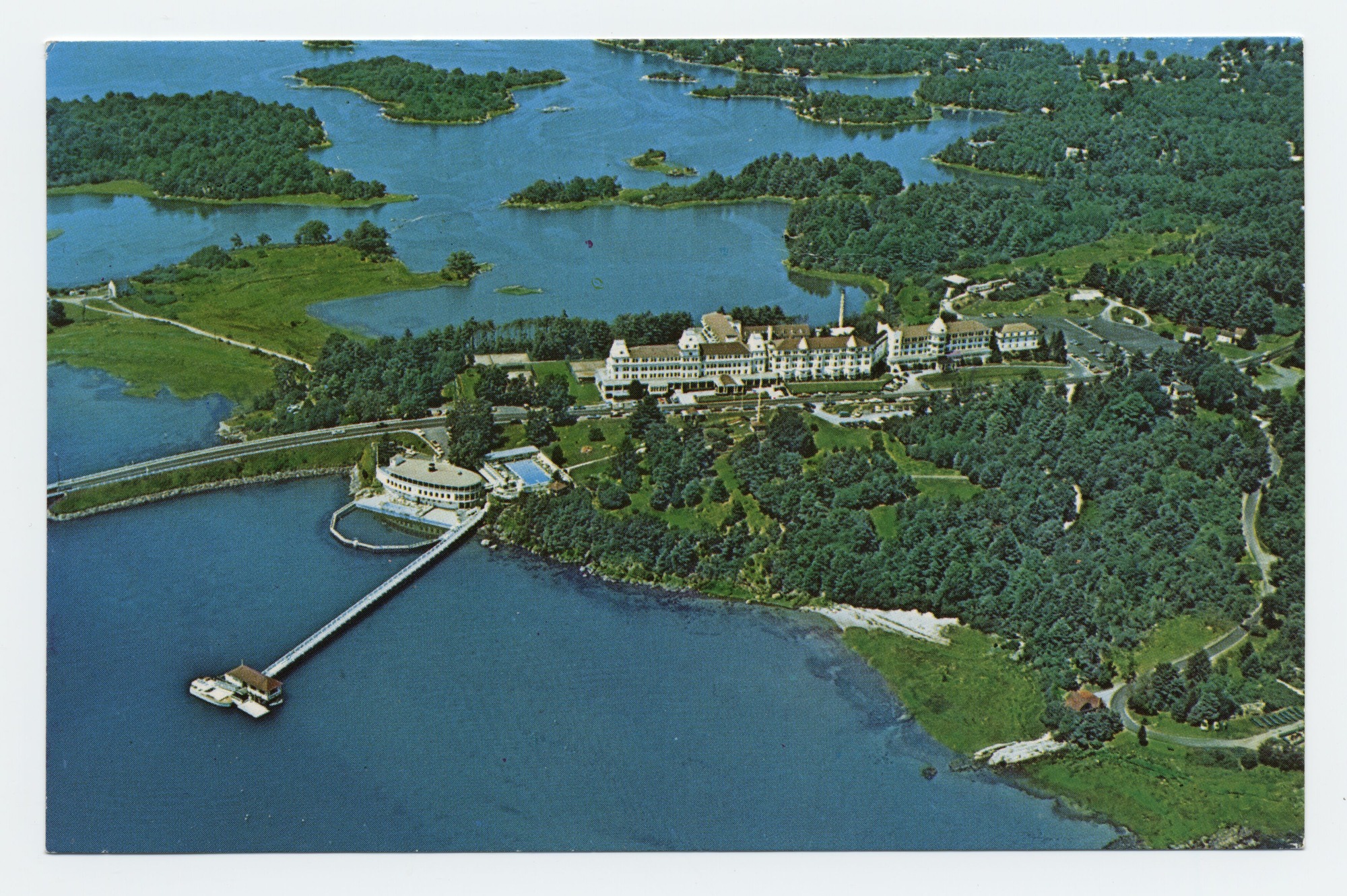 A postcard with a photograph of Newcastle, New Hampshire.