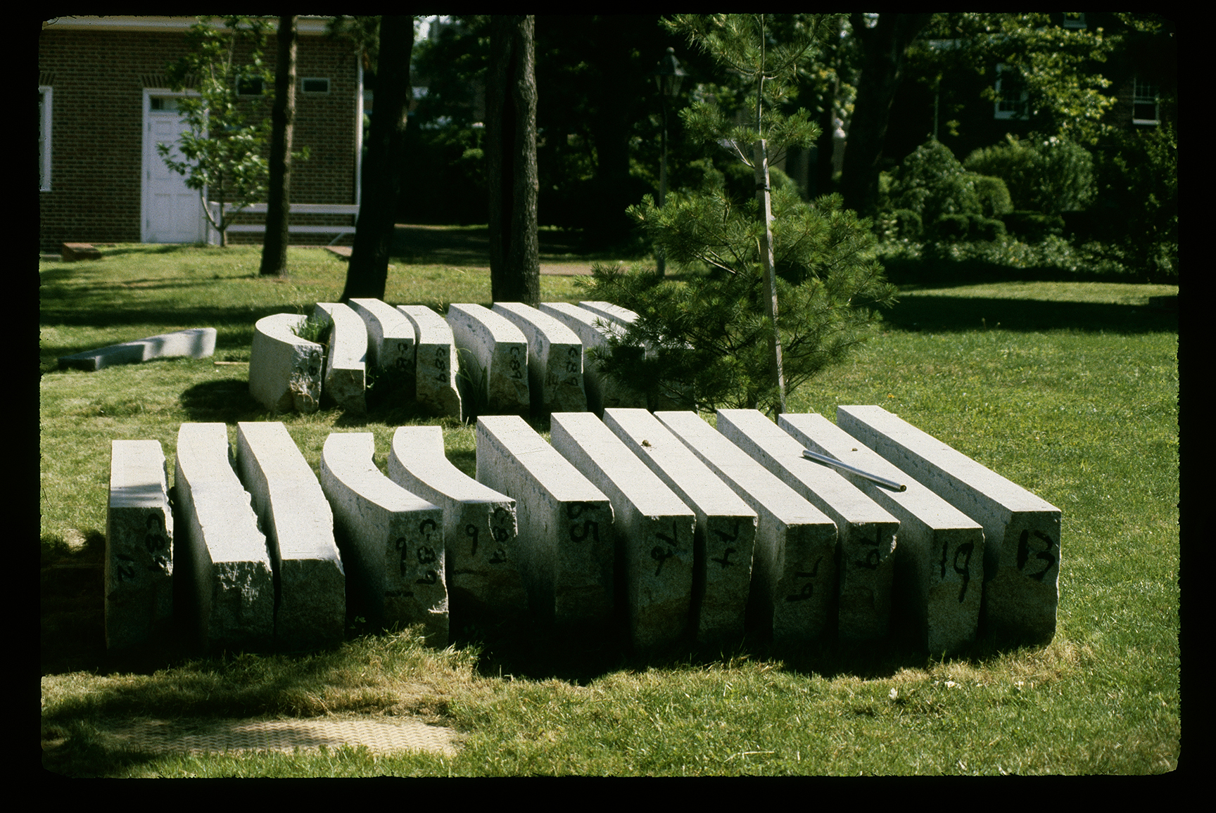 Gloria Dei, Stonecurbing