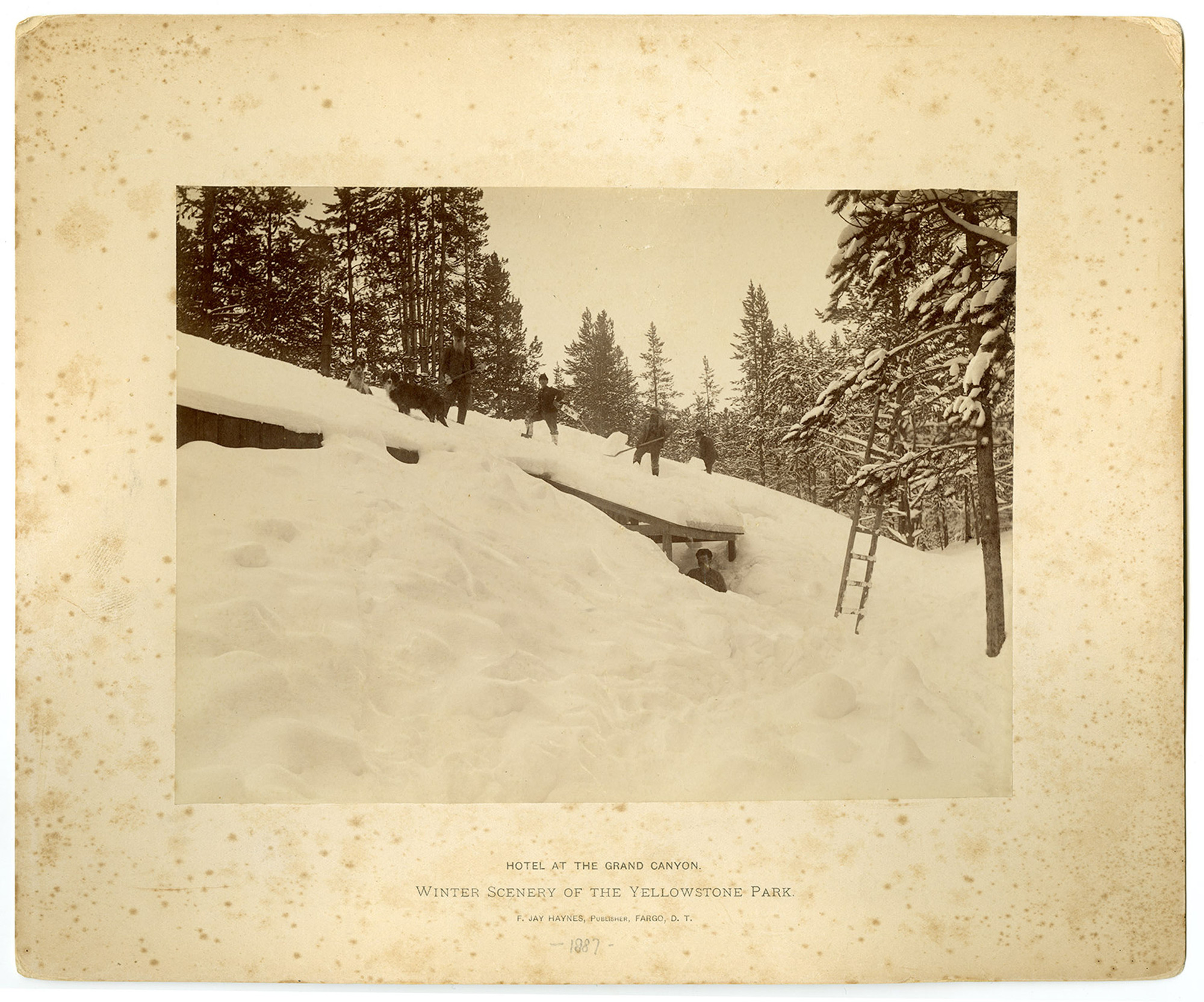 Hotel at the Grand Canyon, Winter Scenery of the Yellowstone Park