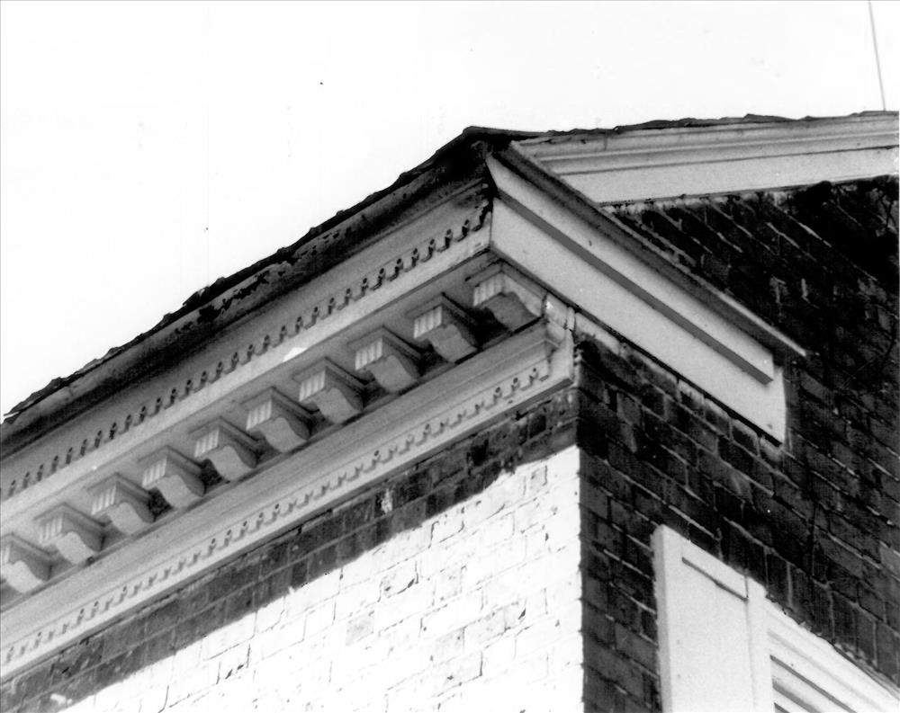 Alison, Finlay, House