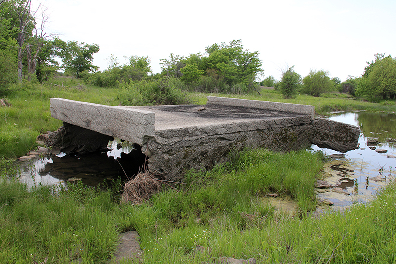 Short bridge SW of Delaware Co. Line