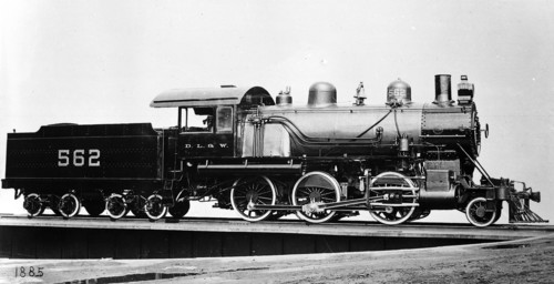 Delaware, Lackawanna & Western no. 0562 [2-6-0]