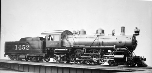 Atchison, Topeka & Santa Fe no. 1452 [4-4-2]