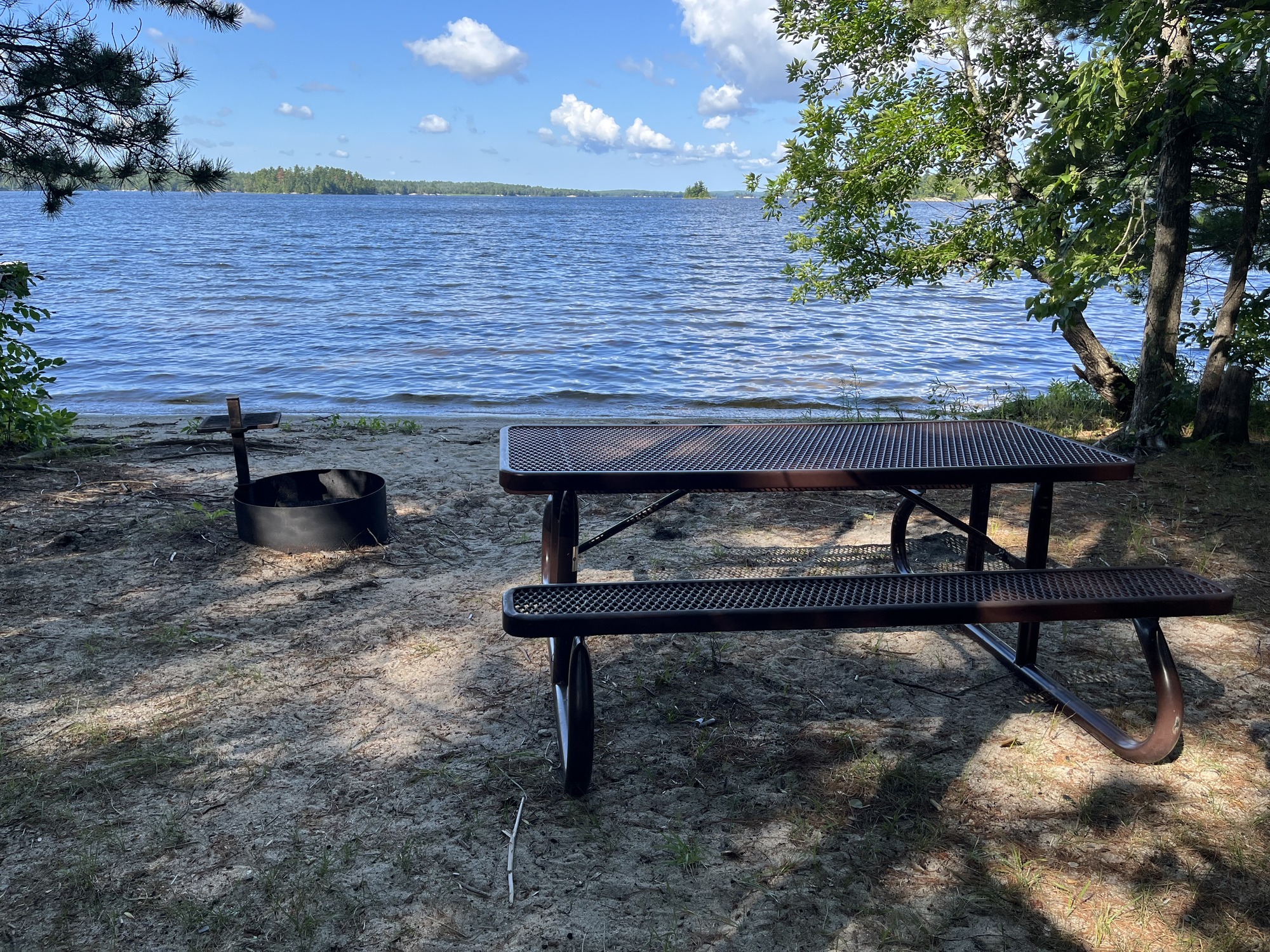 Day Use Round Bear Island at Kabetogama Lake, Sand mooring; Camp Out #1