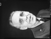 Hoyt, Homer Butler. Born Cleveland, Chic., September 25, 1897. Attended Ohio State University. Entered National Park Service as Park Ranger at Yosemite May 1, 1923. Married Florence M. Gallison May 6, 1927; one sone, born April 9, 1931.