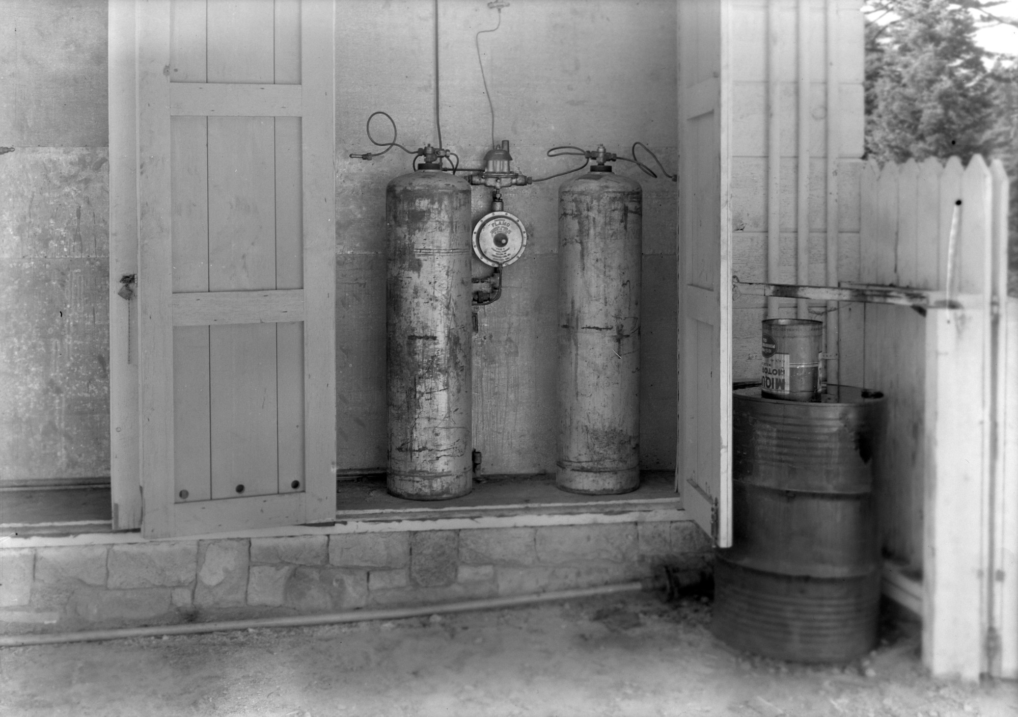 Chinquapin Flamo Tanks - View #3.