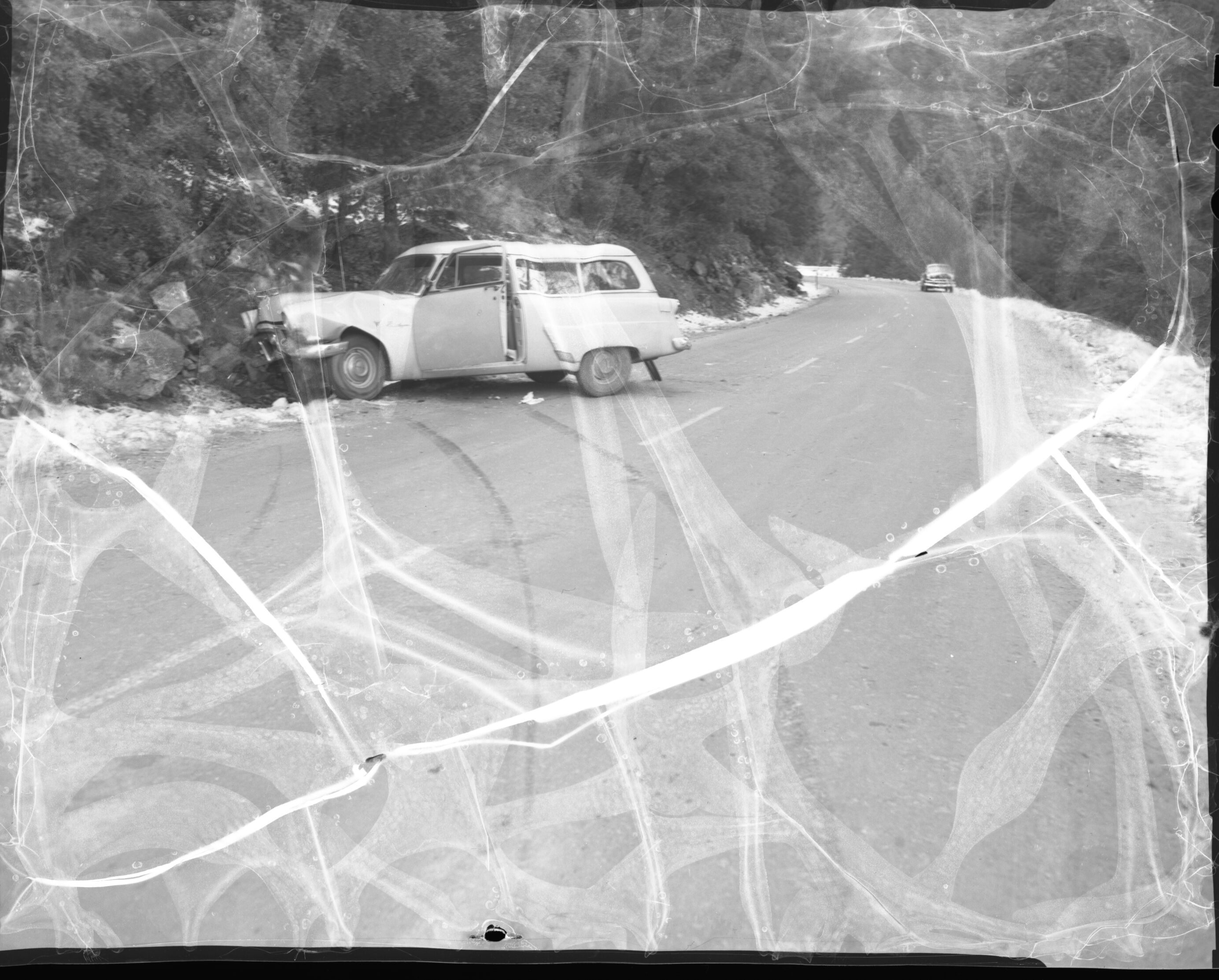 Auto accident on Wawona Road below the Tunnel