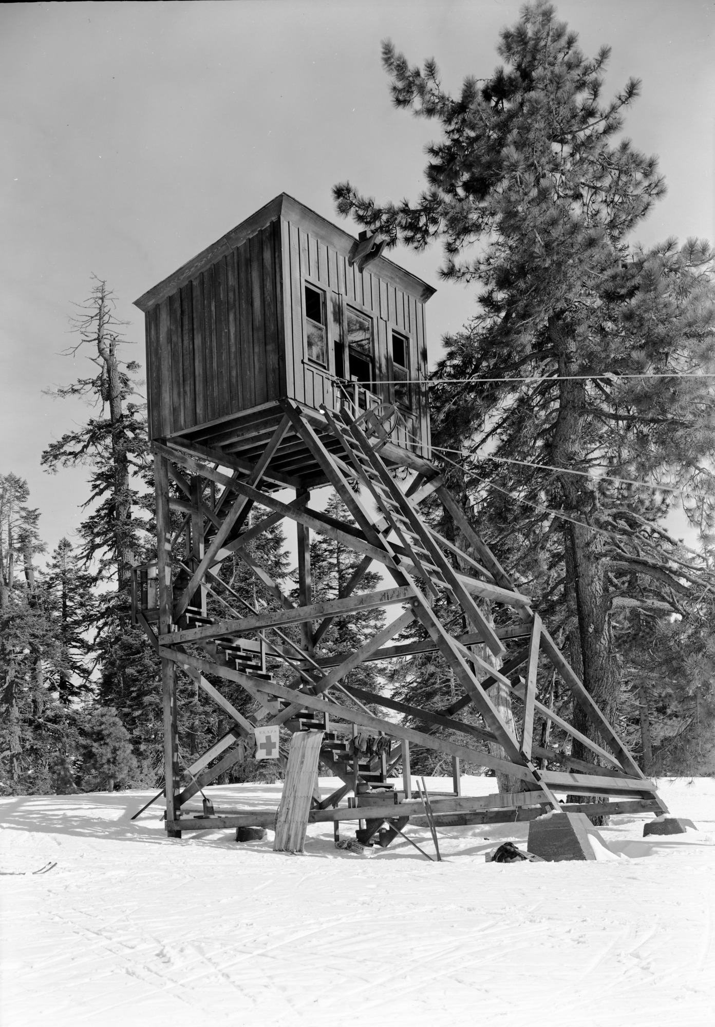 Tower for Tempo Dome Rope tow.