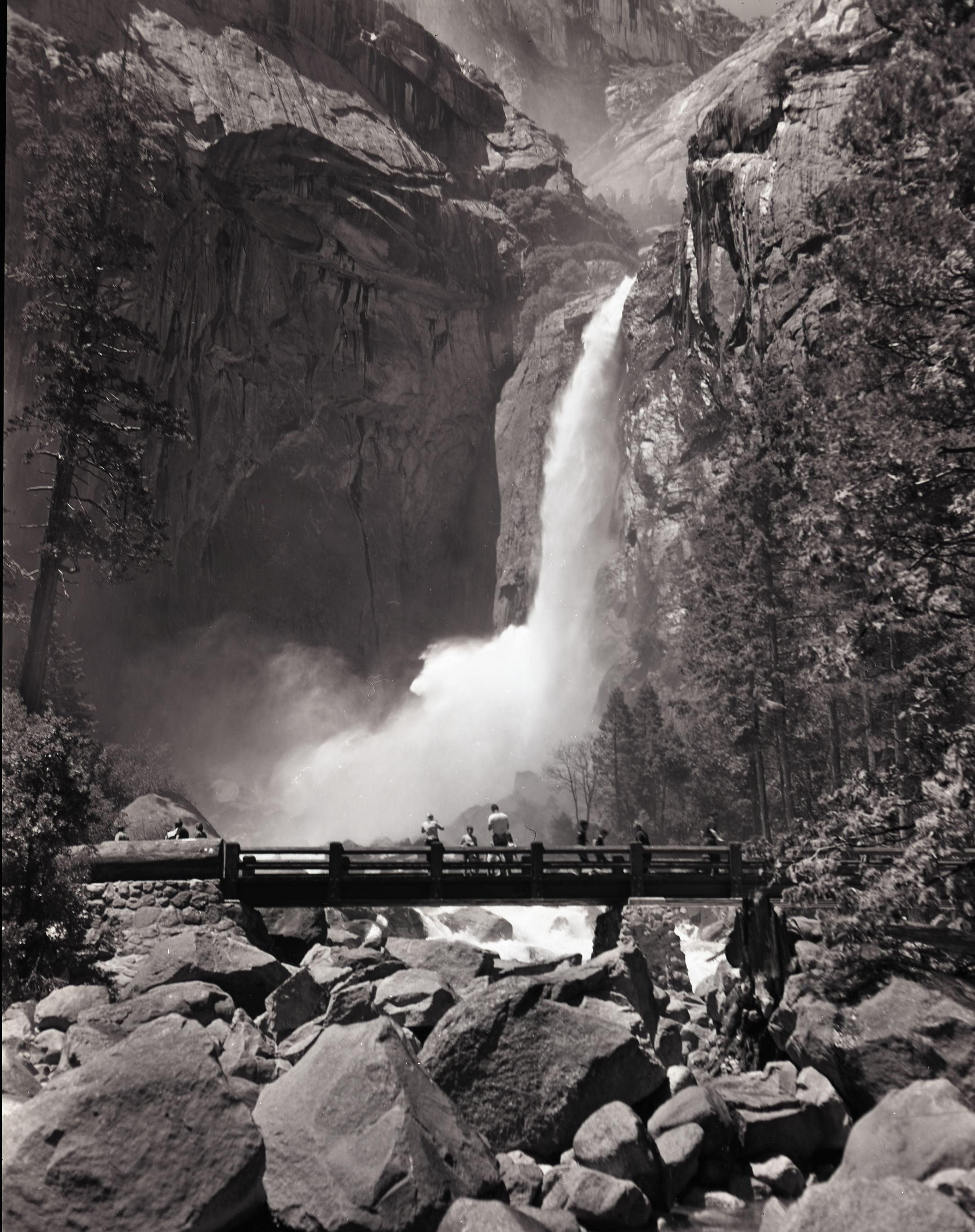 Lower Yosemite Fall - lower trail bridge.