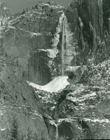 Telephoto of ice cone from across valley.