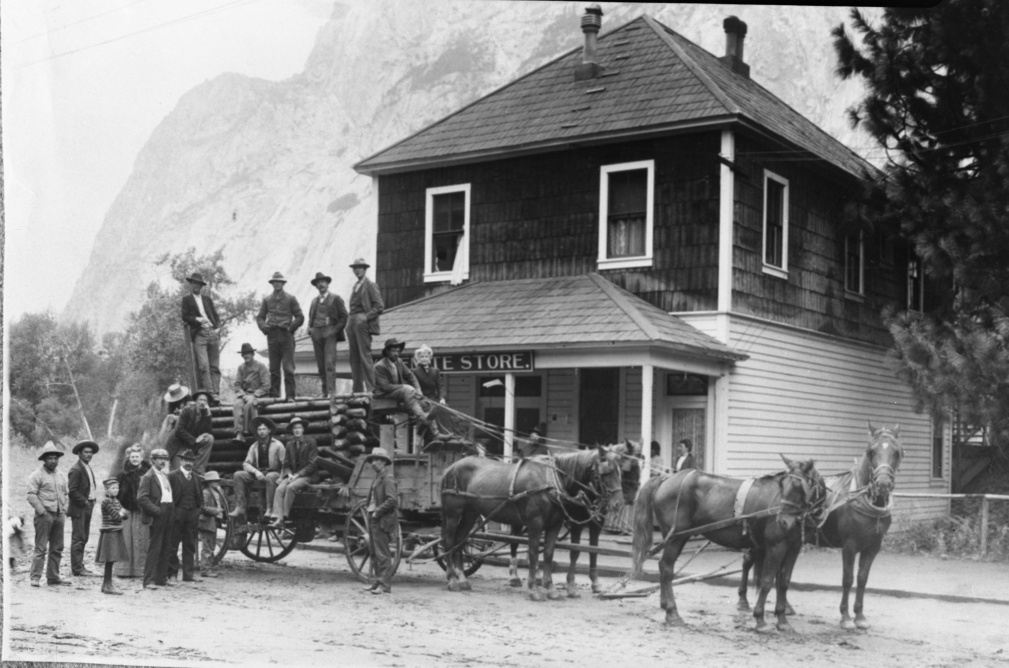 Early (first) bear trap built by Roland Dexter - in front of Village Store. copied by Ralph H. Anderson