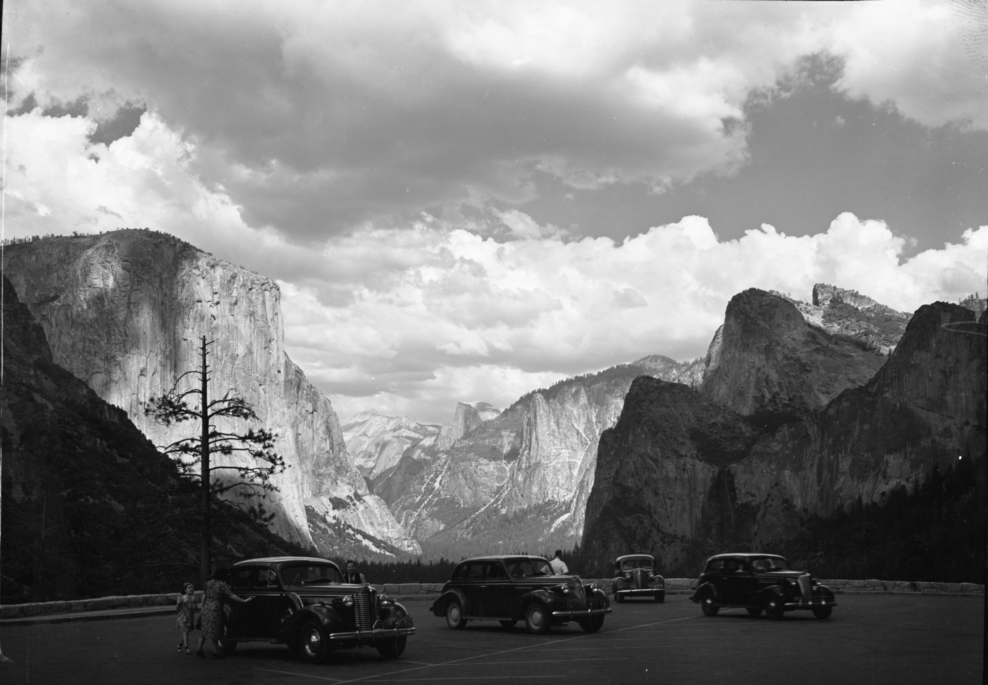 Wawona Road parking area and valley from the tunnel.