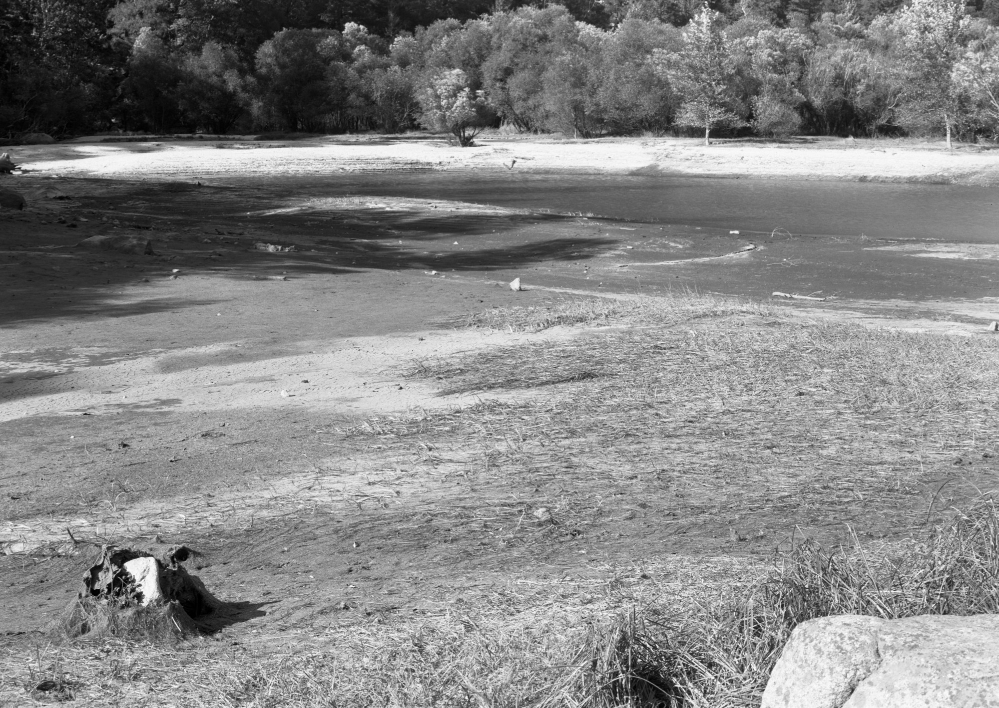 Looking nw from island showing sand bars.