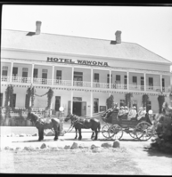 Stagecoach at Wawona Hotel.