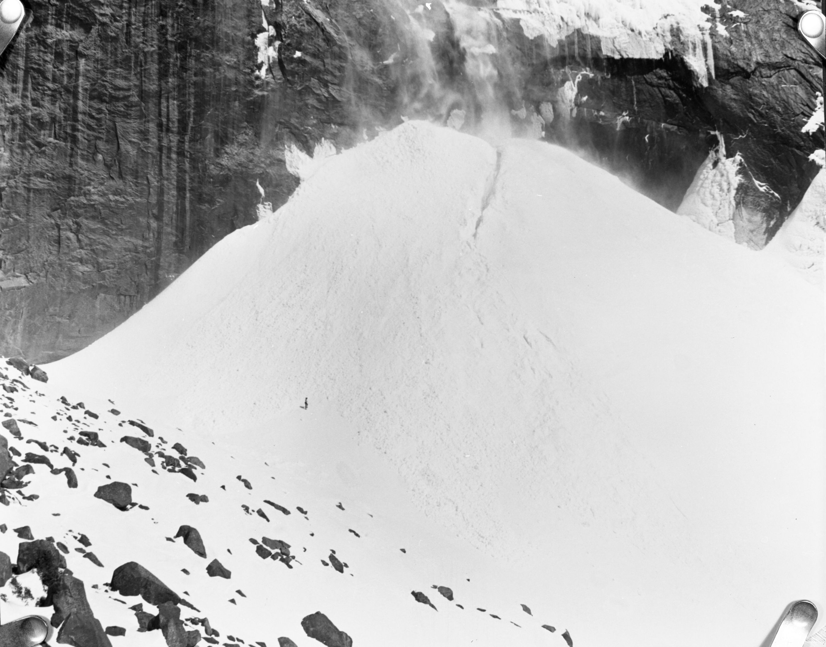 Yosemite Fall - Ice Cone.