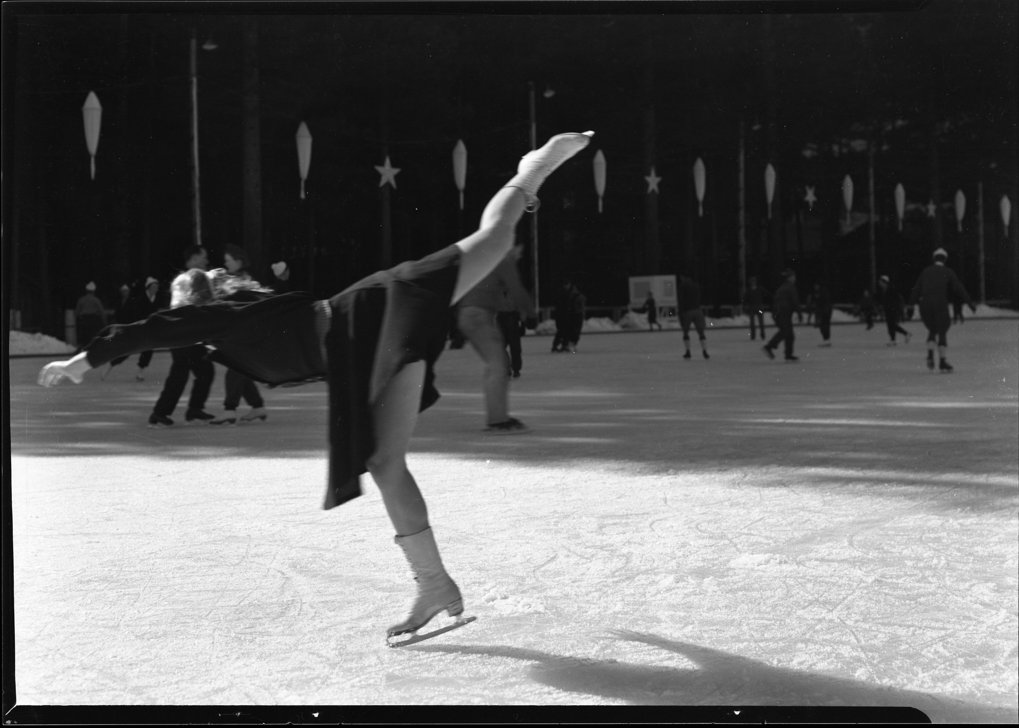 Catherine Lally making a backward spiral, closeup