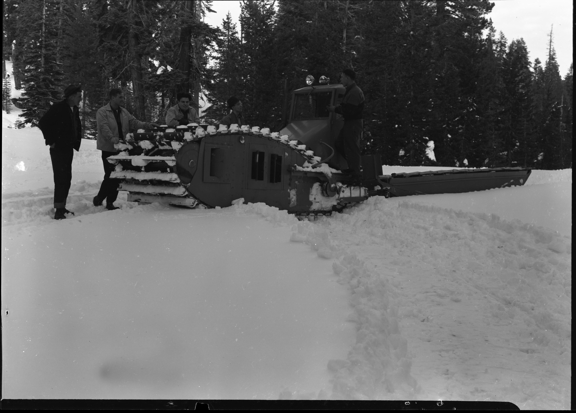 Snow-Motor at Badger Pass