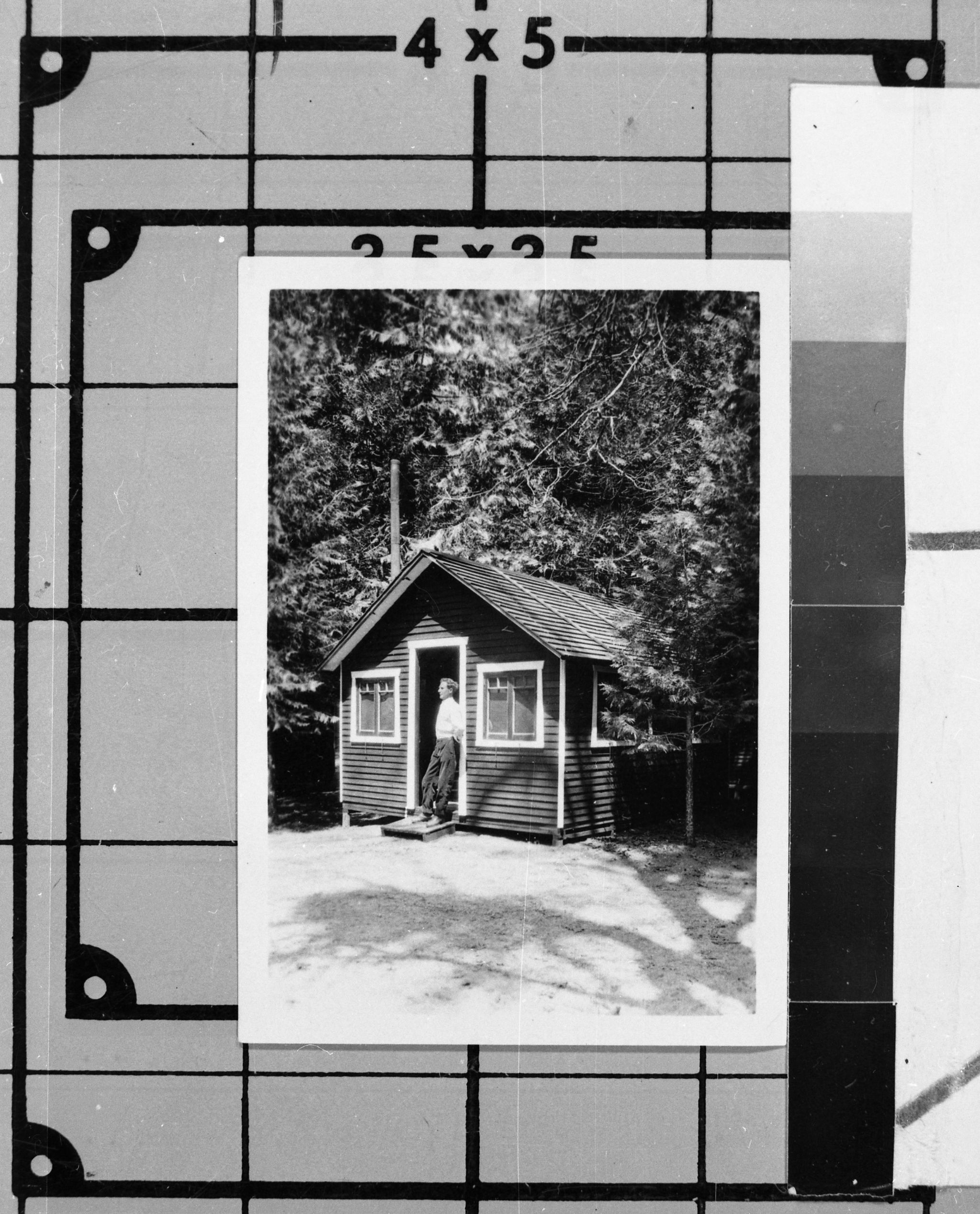 Wood cabin without bath at Yosemite Lodge. Donated by Audrey Harris. See also Y.N.P. Co. binders - 1923.