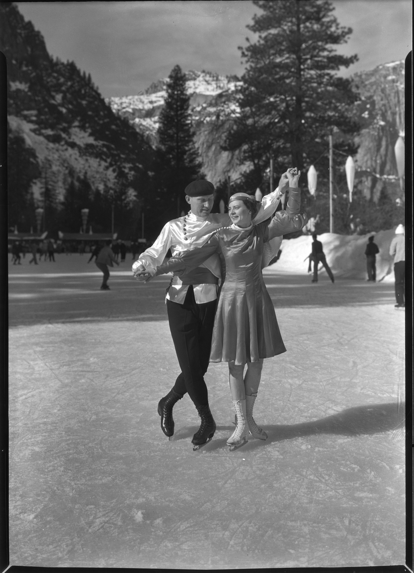 Roy Young and Miss Newman, champion pair skaters