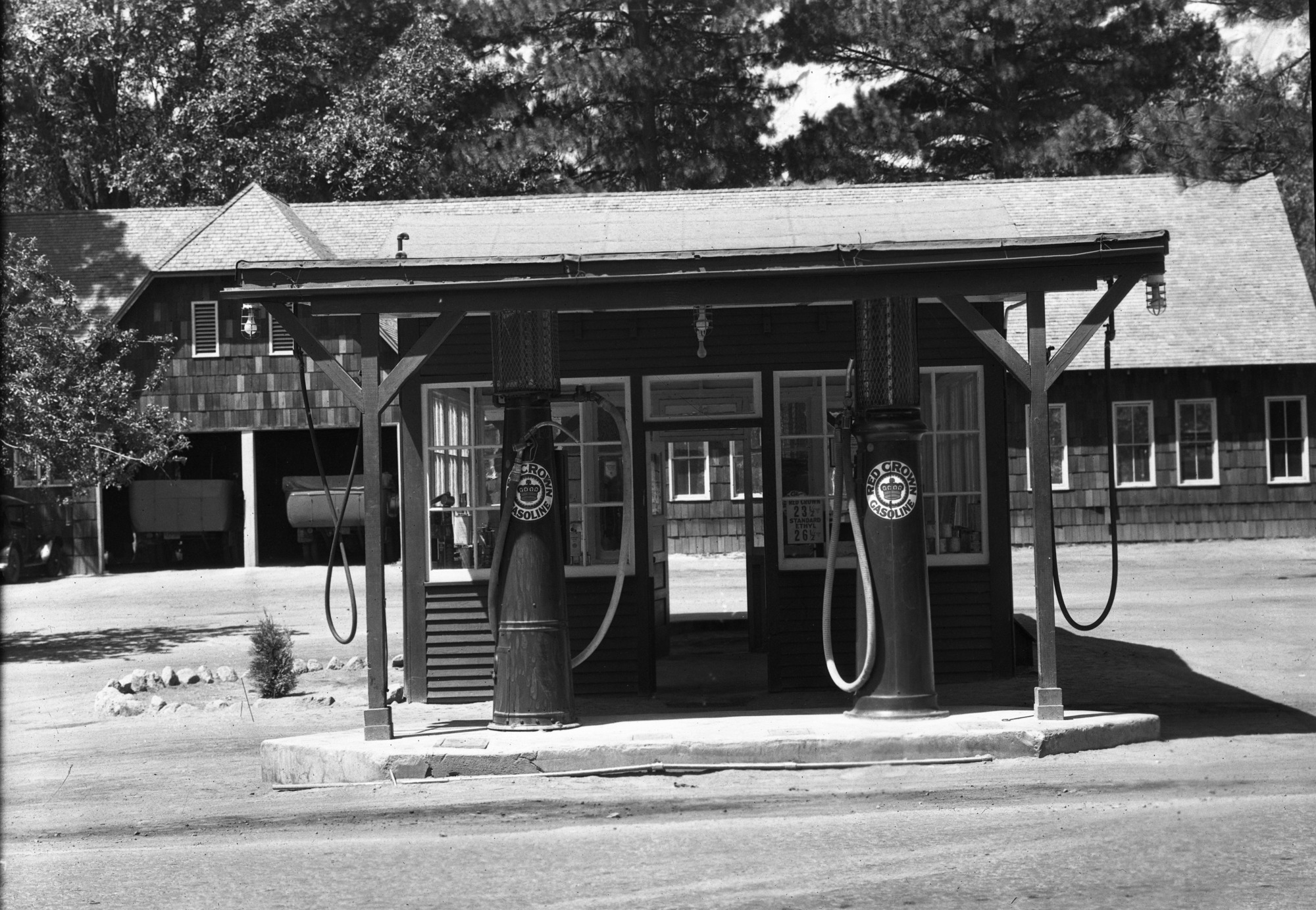 Standard Oil Station opposite YNP garage. Copy Neg: L. Radanovich.