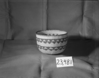 Western Mono cooking basket. Split redbud & split willow (?), diagonally twined. In the YNP Collections (cat. no. 23,481). Used in the Indian Cultural Program.