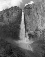 Upper Yosemite Fall - Yosemite Falls trail.