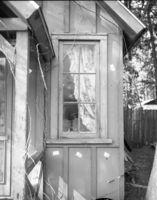 An Ahwahnee Meadow row house, after insulation was added but before storm windows were put in as an energy saving program. These photos (RL-17,003 - 17,009) were representative examples documented for H.A.B.S. type quality.