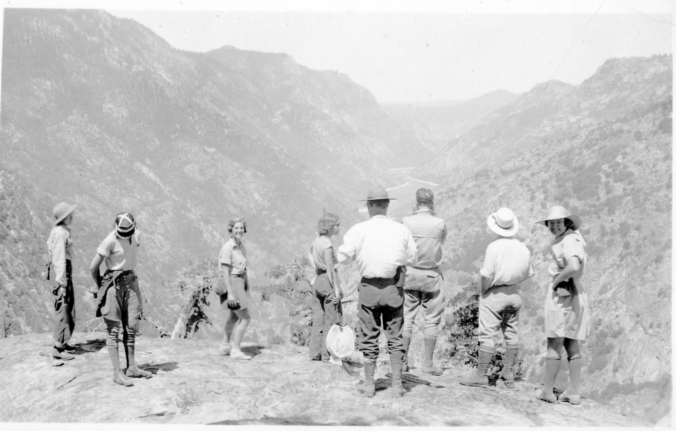 Field school on Mountain Ridge