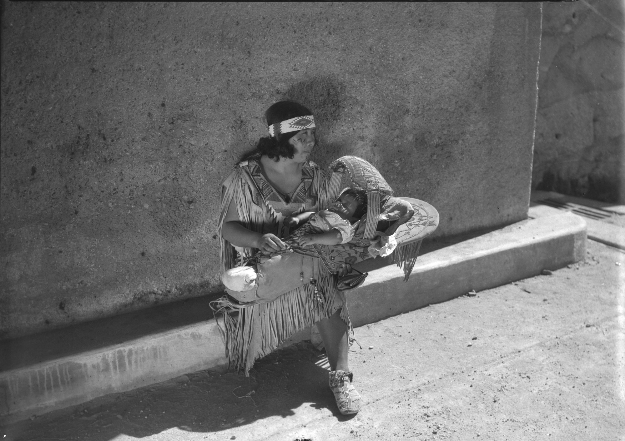 Alice James Wilson and one of the Dondero children. Copied from Shirley Sargeant's collection.