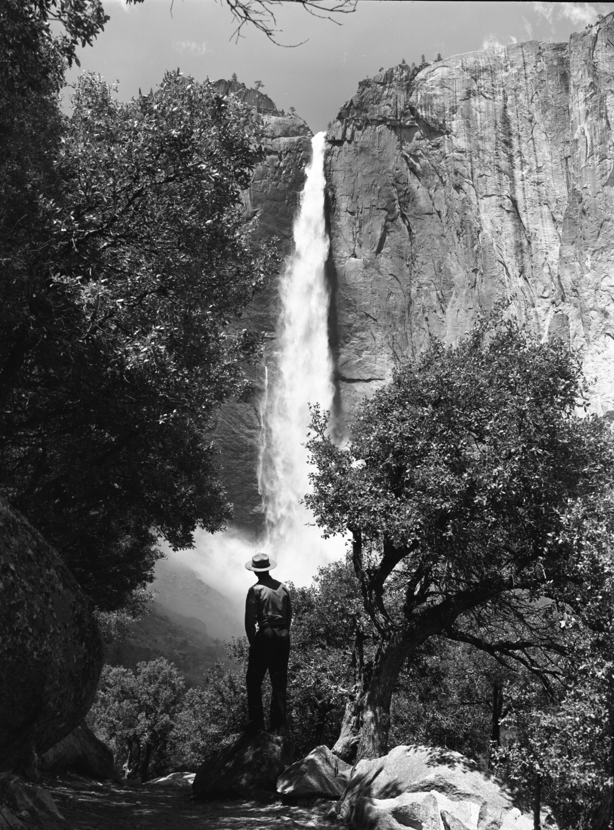 Upper Yosemite Fall - Yosemite Falls trail.