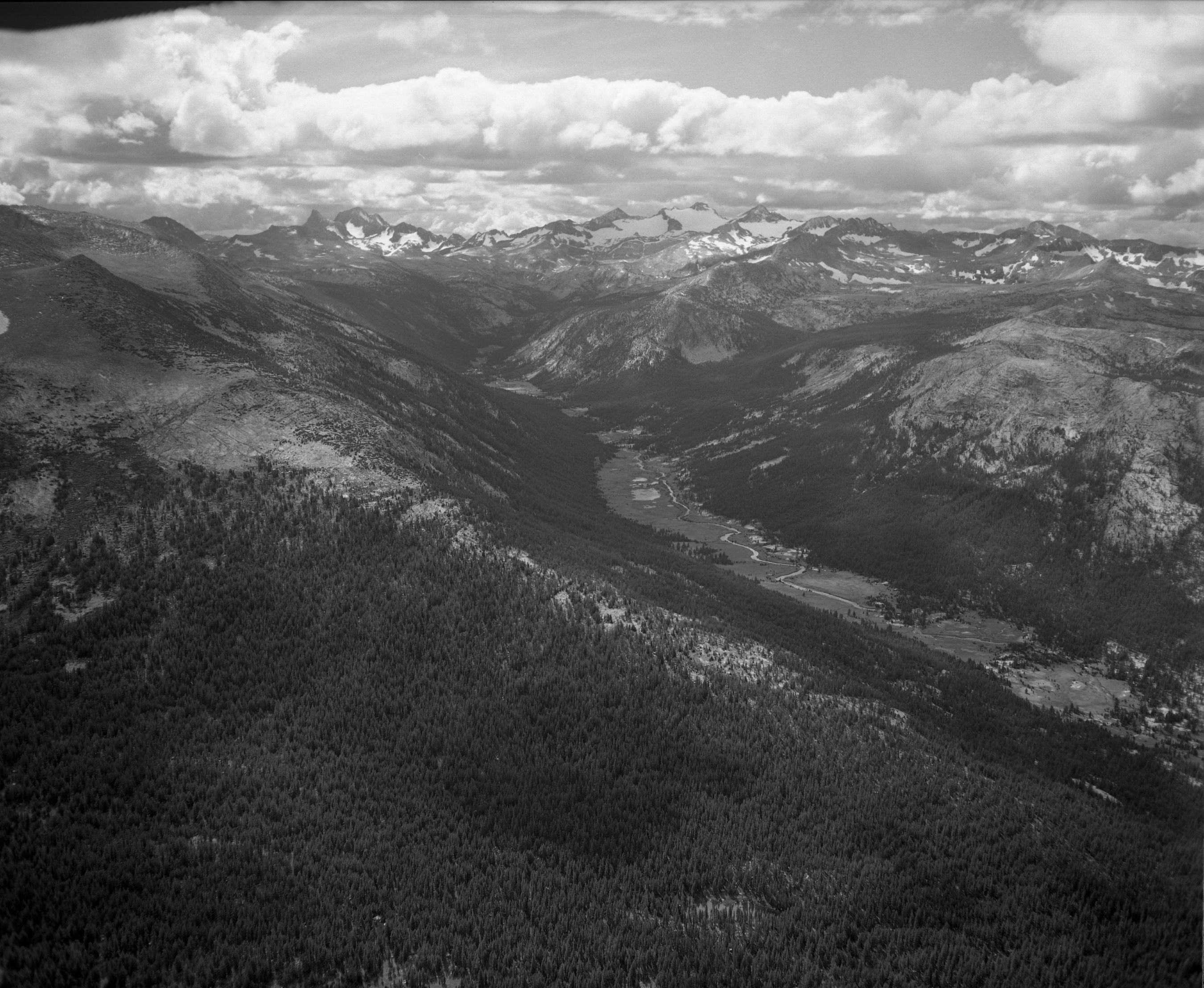 Aerial photograph of Lyell Canyon