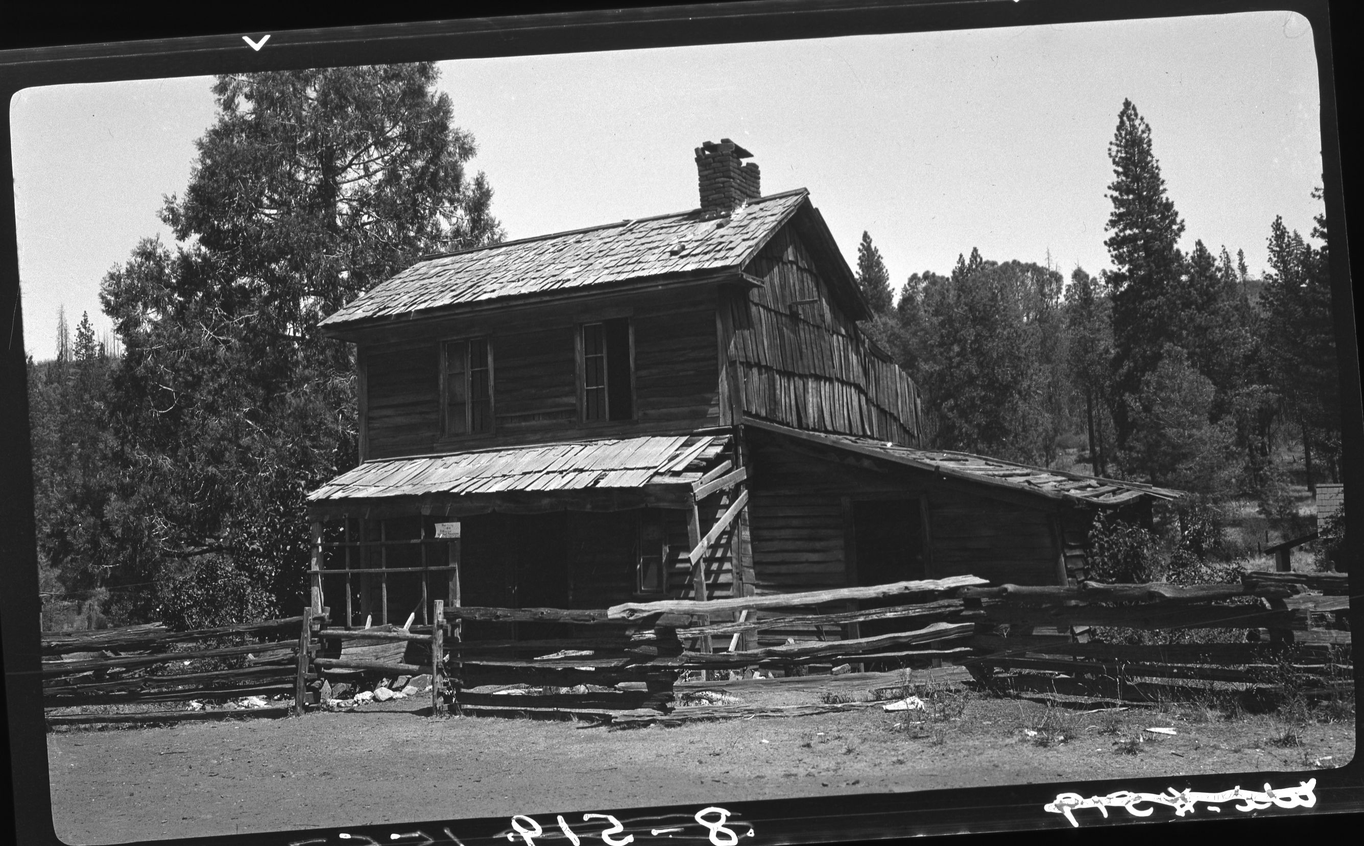 Home of Tennessee and his partner. Sometime referred to as the Bret Harte cabin. Chaffee and Chamberlain's cabin. (Bret Harte based his short sketch on them titled "Tennessee's Partner"." See also "The Big Oak Flat Road" by Irene Paden & Margaret Sclichtmann.