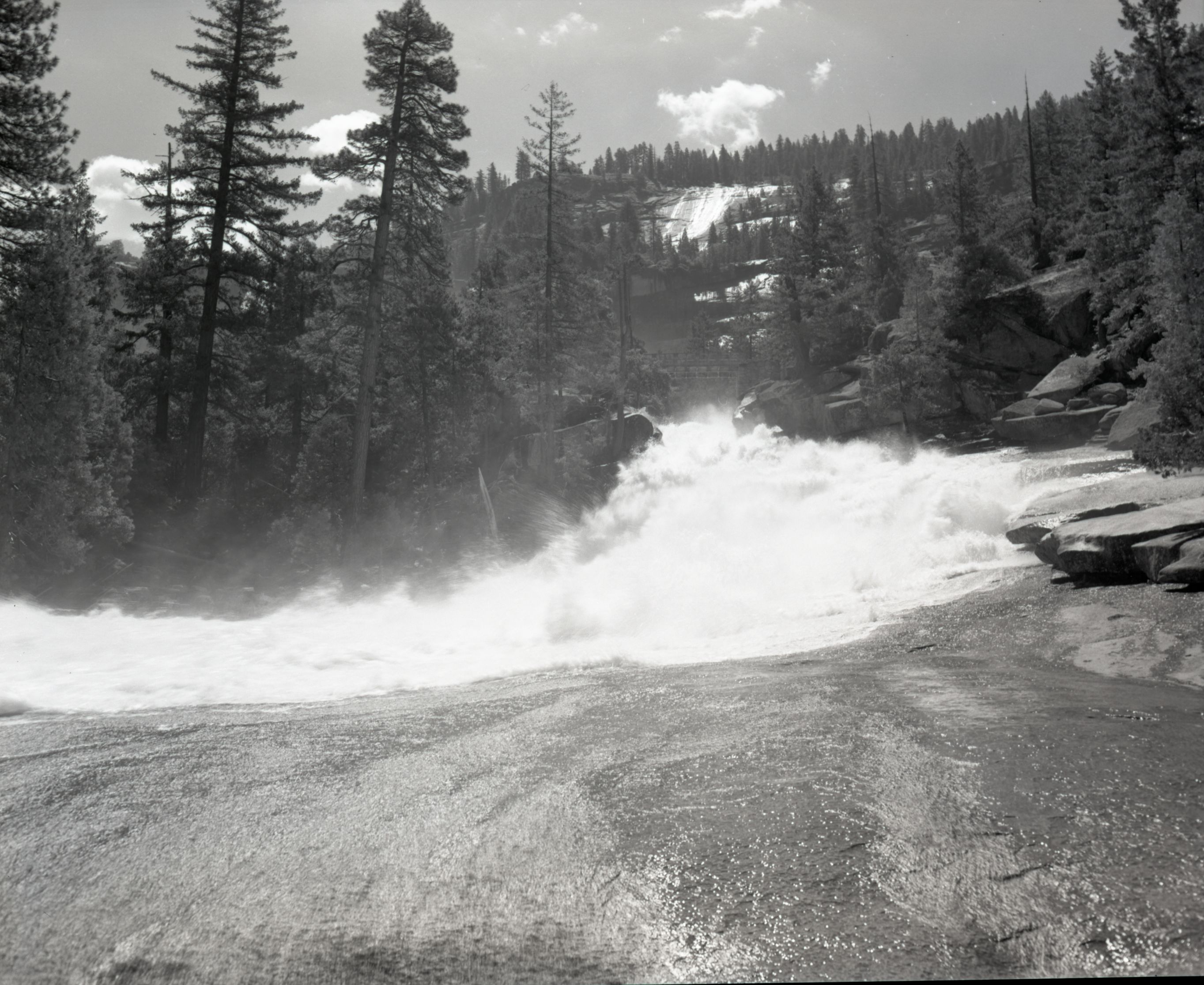 River trail to Nevada Falls