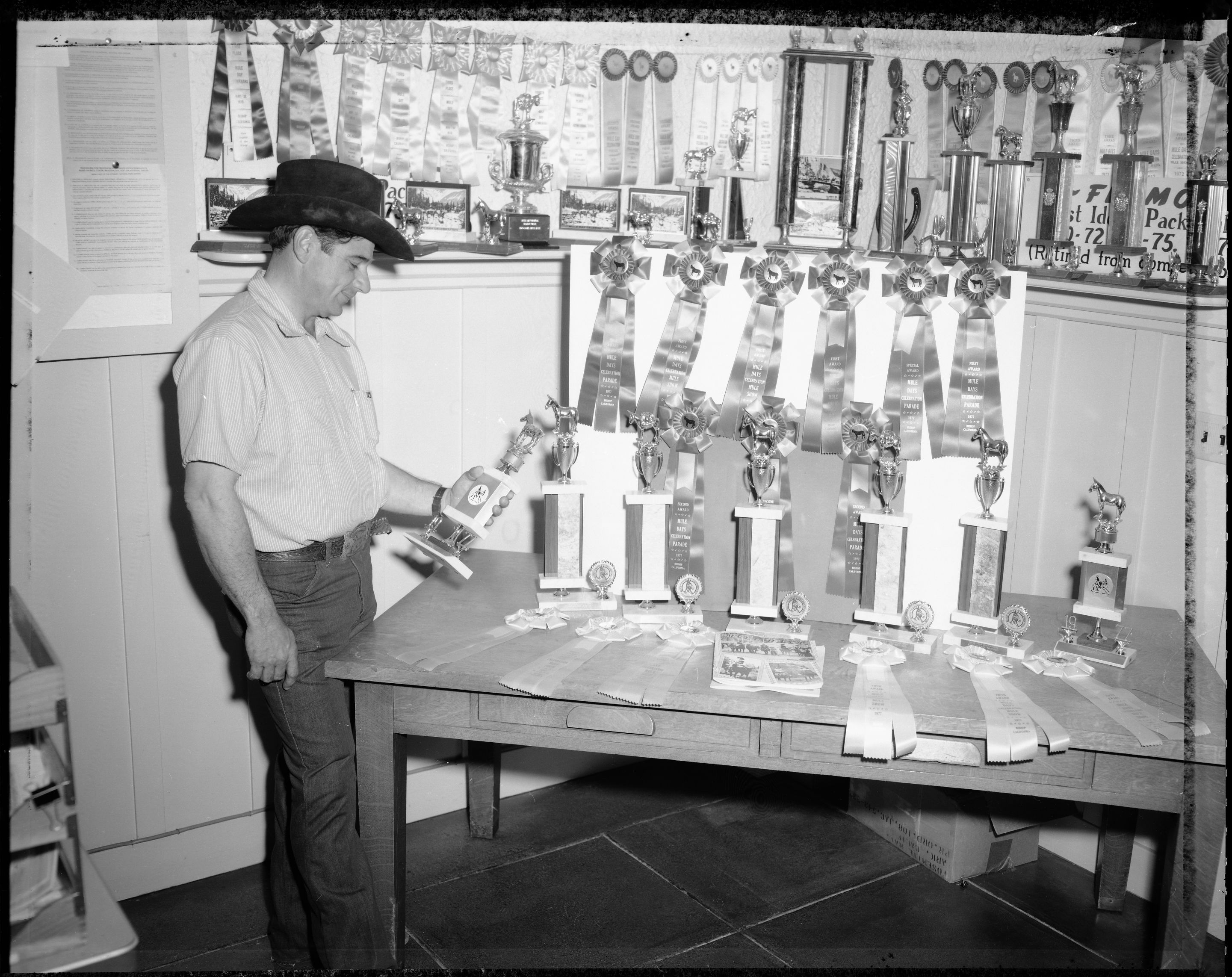 Walt Castle with NPS awards from Muly Days in Bishop, CA.