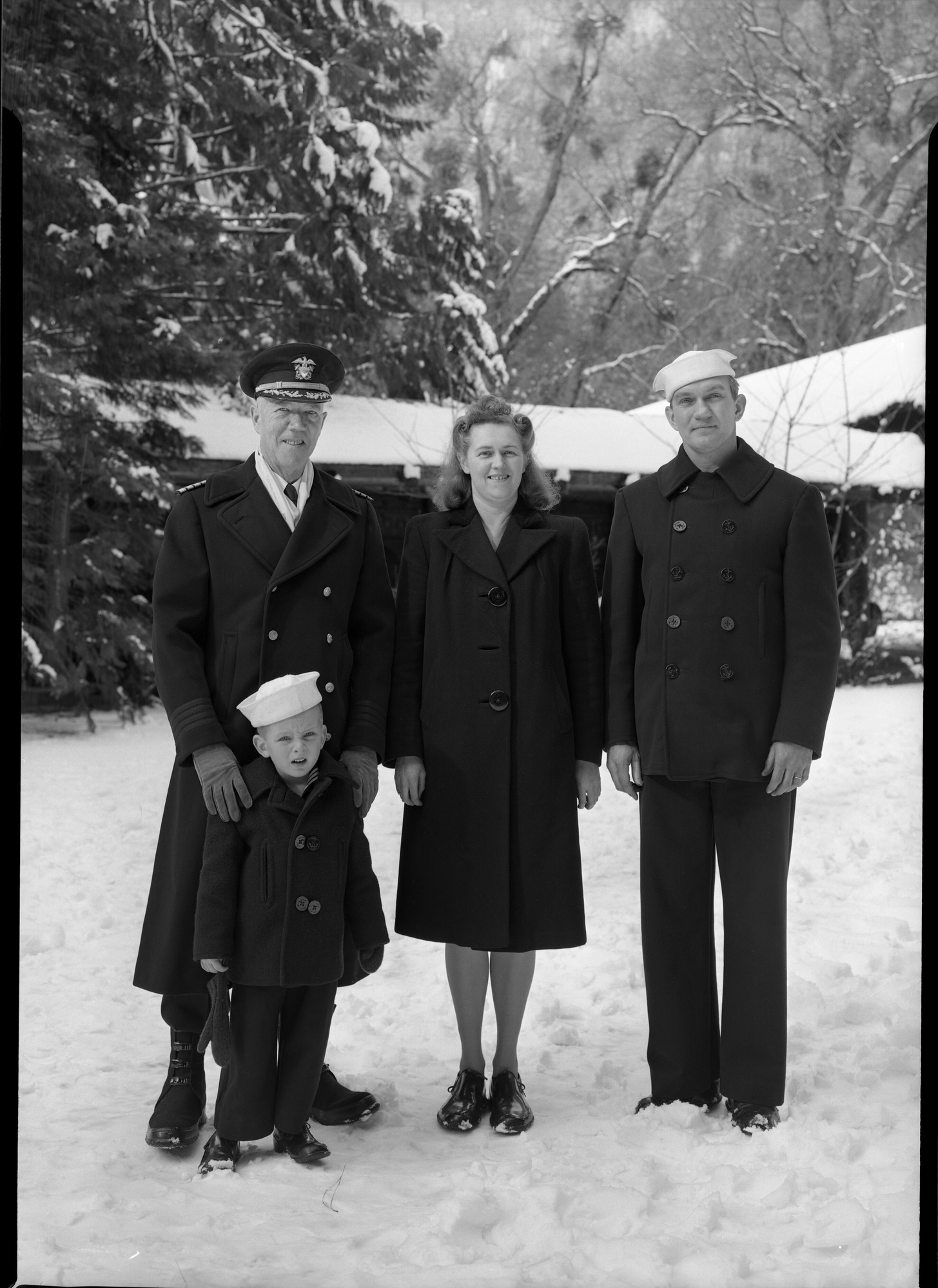 Military Group - Ahwahnee Hotel. Capt. Reynol Hayden and The Ernest Thomas'.