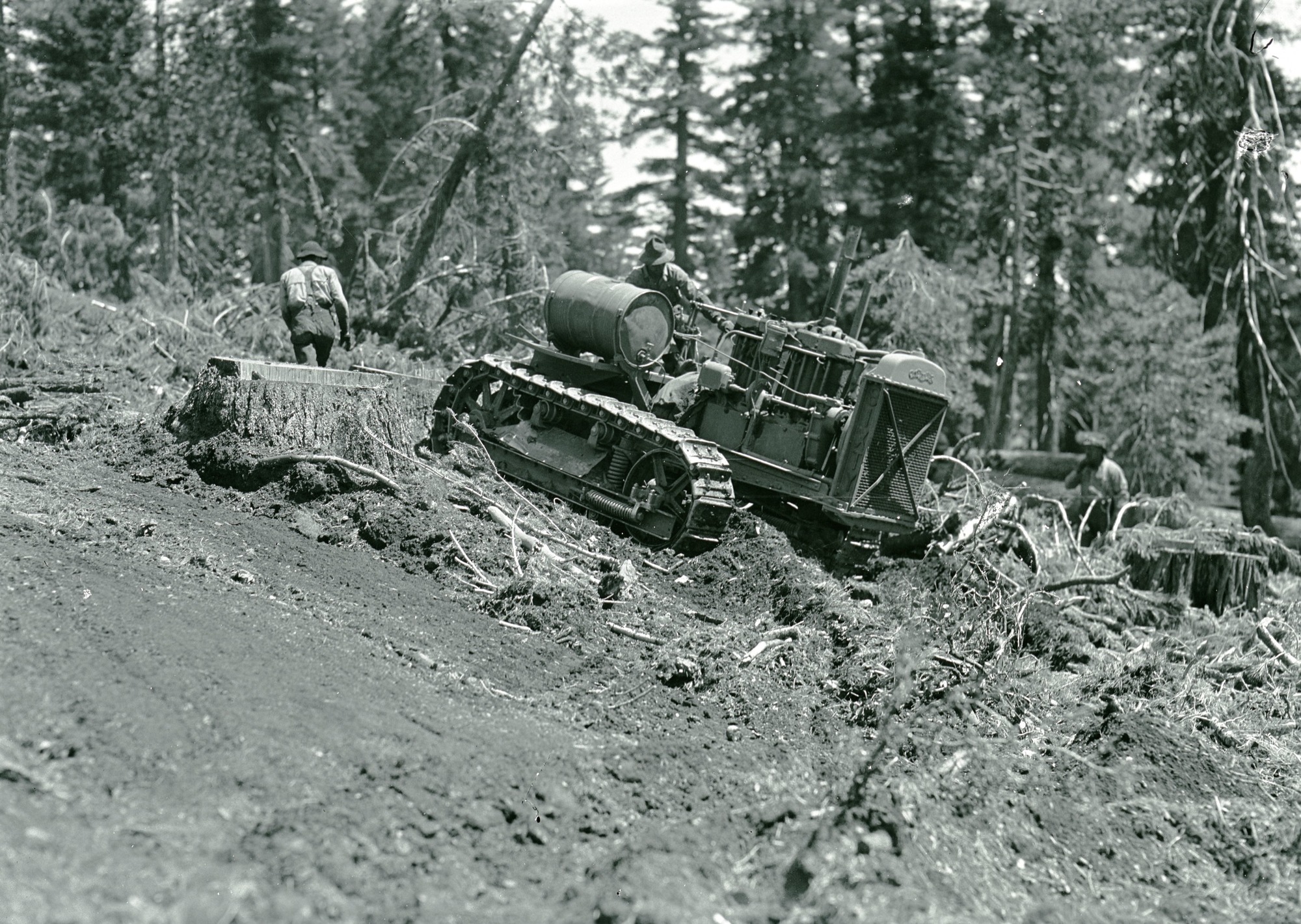 Yosemite Lumber Co. Best 60 cat in operation.